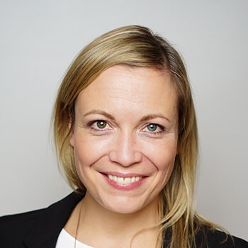 <strong>Anna Maria Wallner</strong><br><b> Die Presse</b><br>Fungiert bei der traditionsreichen Tageszeitung als Head of New Media und hat dabei den Lead der redaktionellen Bereiche Audio, Video und Social Media.