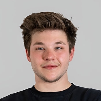 <strong>Bartlomiej Kleczek</strong><br><b> billboard.games</b><br>Etablierte mit billboard.games eine neue Form der interaktiven Bildschirmwerbung in Österreich und verbindet Gamification mit Digital Out-of-Home, Messe- und Retail-Marketing.