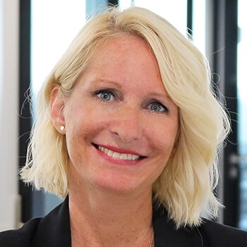 <strong>Bettina Stöger</strong><br><b> Gewista</b><br>Verbindet als Business Lead of Digital Process & Advertising Technologies beim OOH-Anbieter strategisches Denken mit praktischer Umsetzung und gestaltet Prozesse sowie Plattform-Integrationen – lokal wie international.
