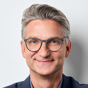 <strong>Hans Wimmer</strong><br><b> Interspar</b><br>Sorgt als Bereichsleiter Marketing und Werbung bei INTERSPAR Österreich auch im digitalen Raum für clevere und zielgerichtete Kampagnen.