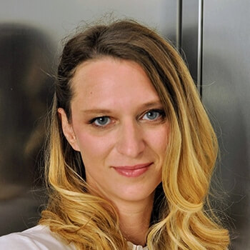 <strong>Katrin Pirker</strong><br><b> Magenta</b><br>Schafft aus komplexen Daten und vielfältigen Kanälen datengetriebene, integrierte Media-Strategien, die Reichweite und Relevanz steigern.