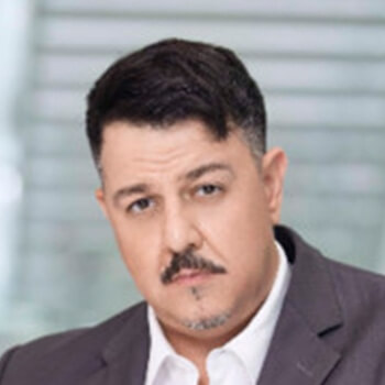 <strong>Mario Memedovic</strong><br><b> Österreichische Post</b><br>Steht für kund:innennahe Beratung, klare Ergebnisse und crossmediale Wirkung. Vereint Print mit Digital – vom adressierten Mailing bis zu digitalen Verstärkern & DOOH – und denkt Kampagnen ganzheitlich entlang der Customer Journey.