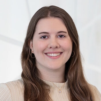 <strong>Nicole Urban</strong><br><b> Publicis Media Austria</b><br>Begleitet Kunden bei der erfolgreichen Entwicklung digitaler Kampangnenplanung. Hat ihre Kompetenz und ihr Out-of-the-box-Thinking bei der Young Lions Competition im Rahmen der Cannes Lions bewiesen.